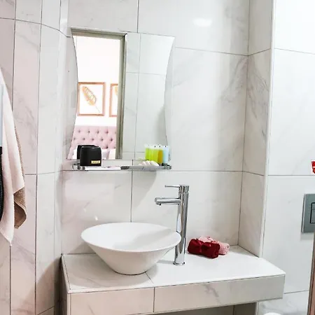 9 Muses Hotell Larnaca