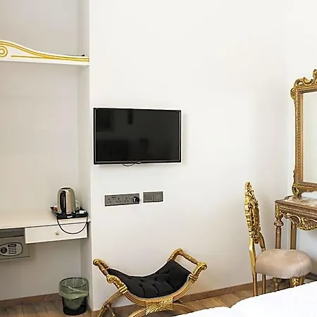 9 Muses Hotel 3*