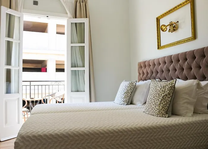 Готель 9 Muses 3*