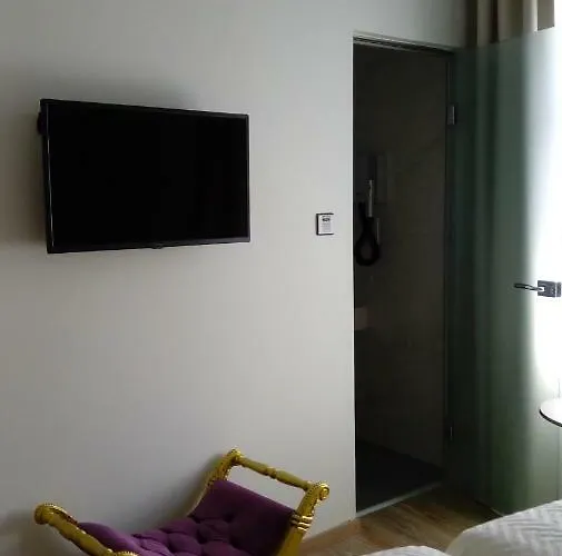 Готель 9 Muses Ларнака