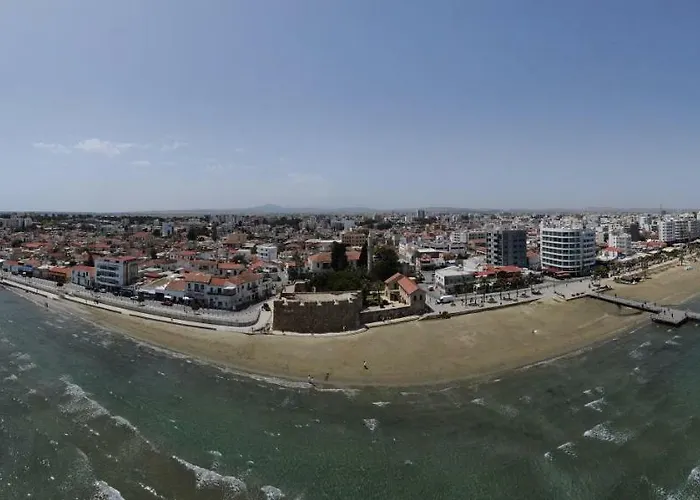 9 Muses Готель Ларнака